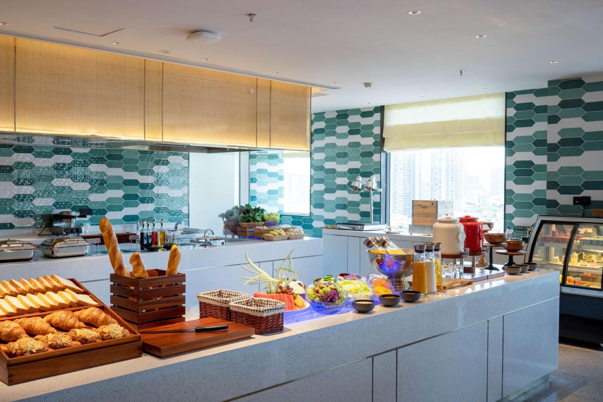 Hilton Garden Inn Shenzhen Nanshan Avenue Екстериор снимка